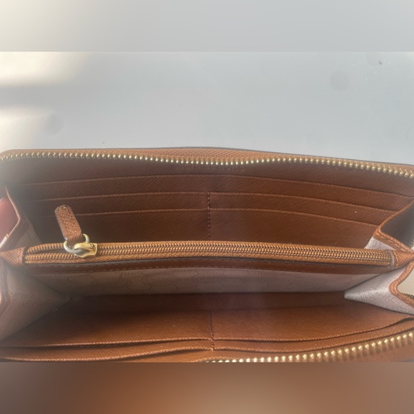 Michael Kors wallet - Picture 4 of 6